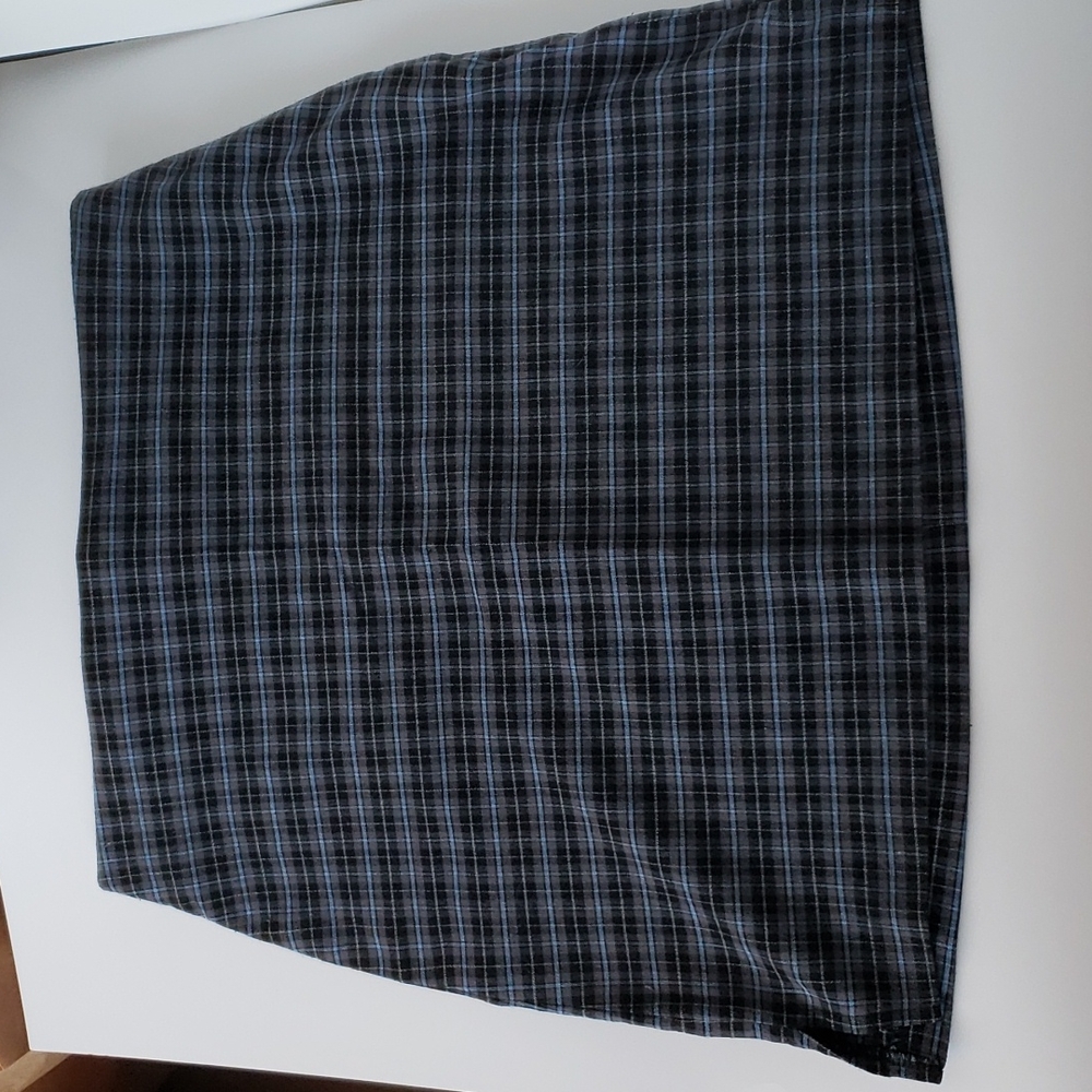 Cute gently worn No Boundaries blue & black plaid mini skirt size 11. Like new